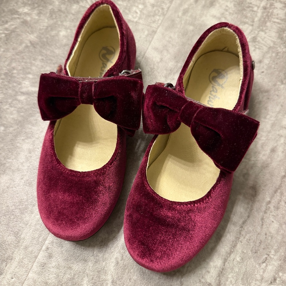 New Kids Naturino Velvet Bow Shoes size 30 (12.5)